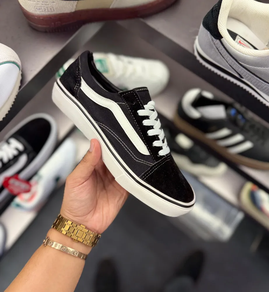 Sneaker